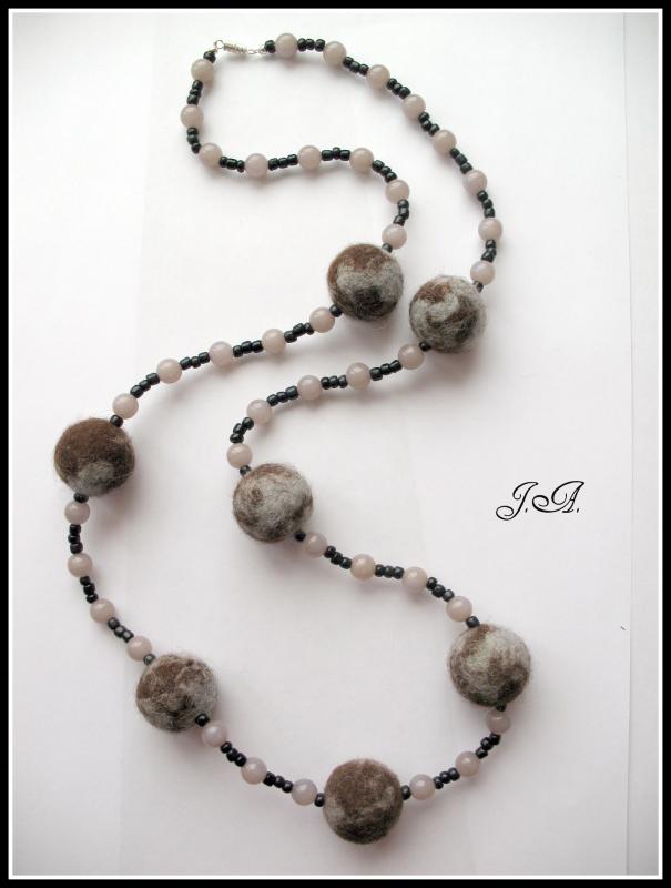 Felt long necklace