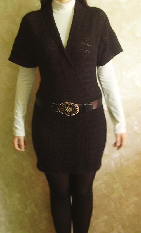 sleeveless dress