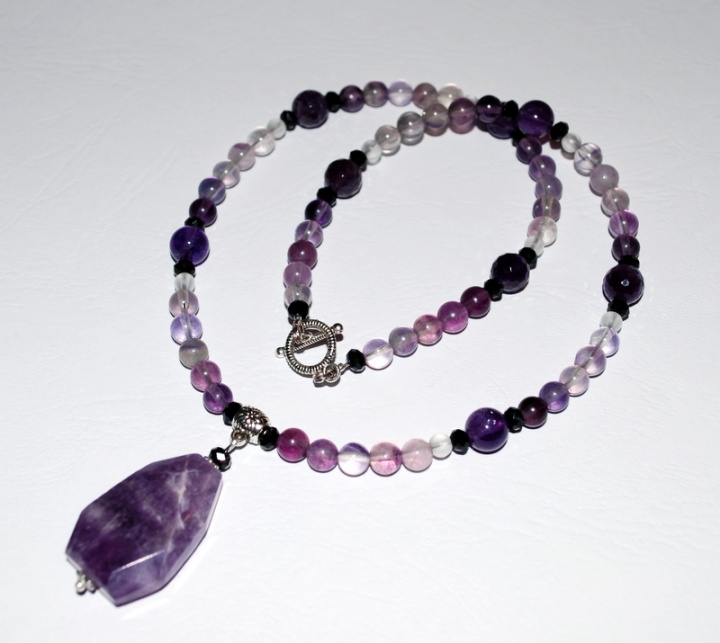 Beads of fluorite picture no. 2