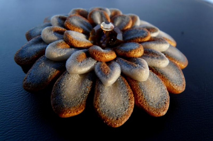 Brooch " Chamomile " picture no. 2