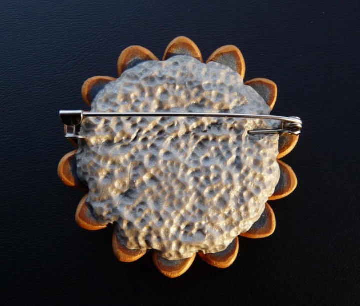 Brooch " Chamomile " picture no. 3