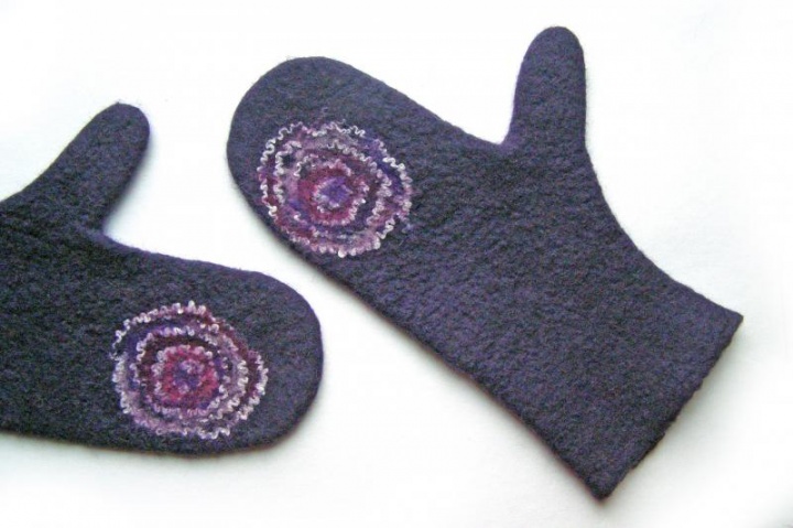 Felted Hat and gloves picture no. 2