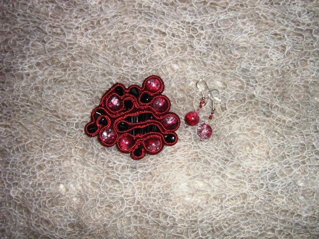 brooch and auskariukai