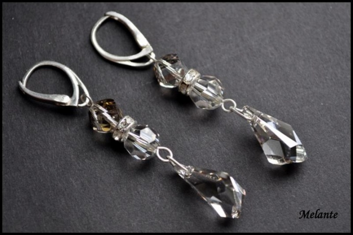Earrings with crystal drop