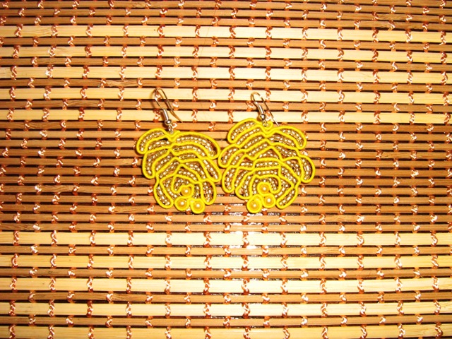 auskariukai