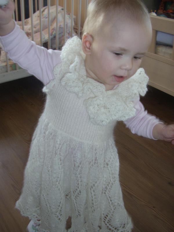 dress the girl LEAFLETS picture no. 3
