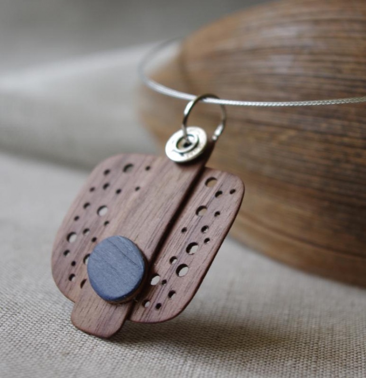 Chocolate with blueberries - pendant