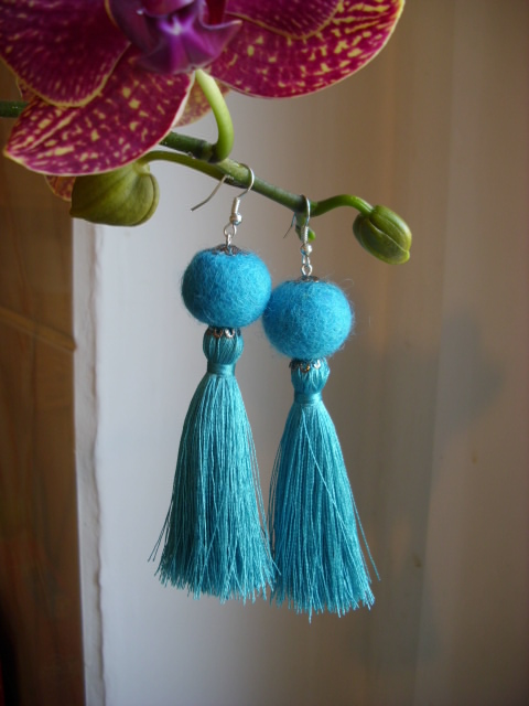 Turquoise tassels picture no. 2