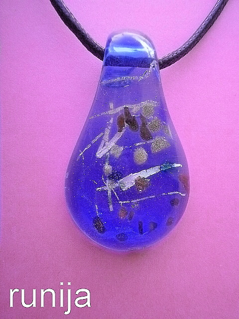001pak.Glass pendant