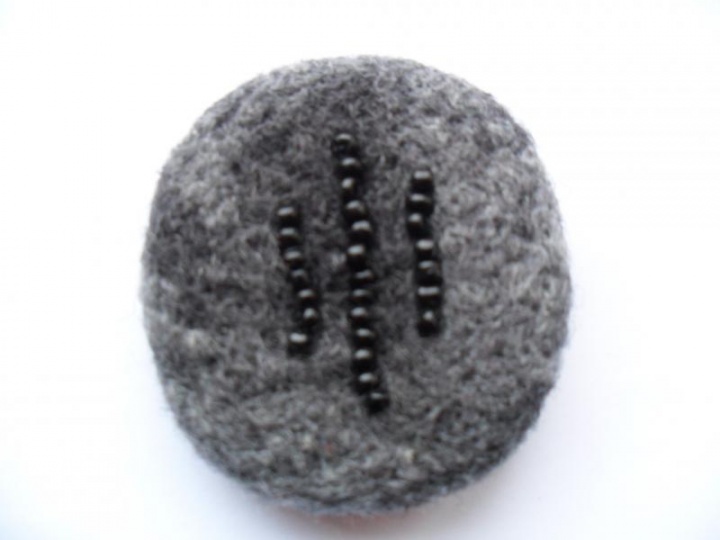 country and a brooch picture no. 2