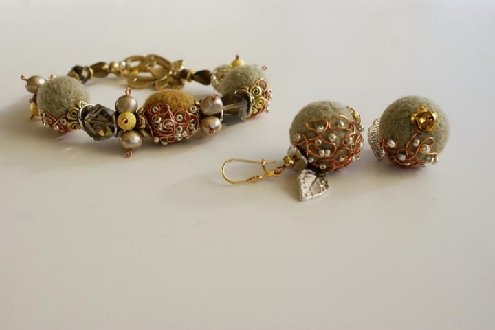Earrings and bracelets k-th " Apple " picture no. 2