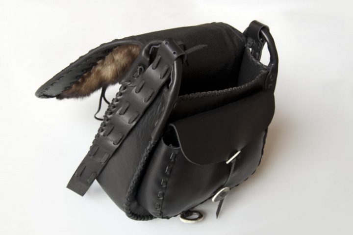 Black leather handbag decorated with fur picture no. 2