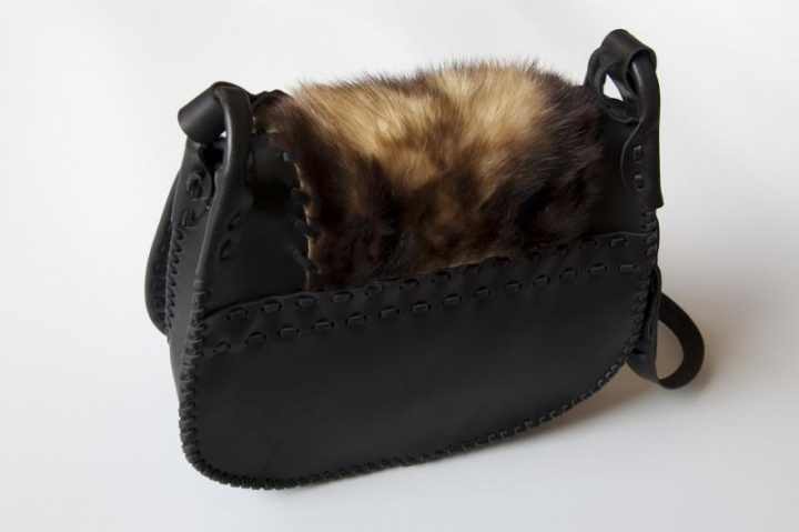 Black leather handbag decorated with fur picture no. 3