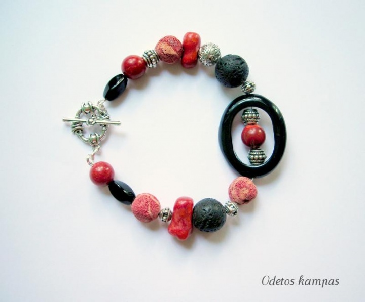 Bracelet " Juoda- Red "