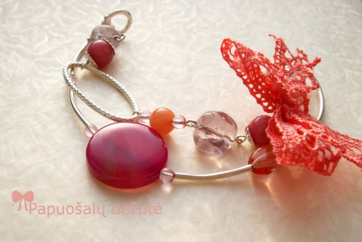 The pink bracelet picture no. 2
