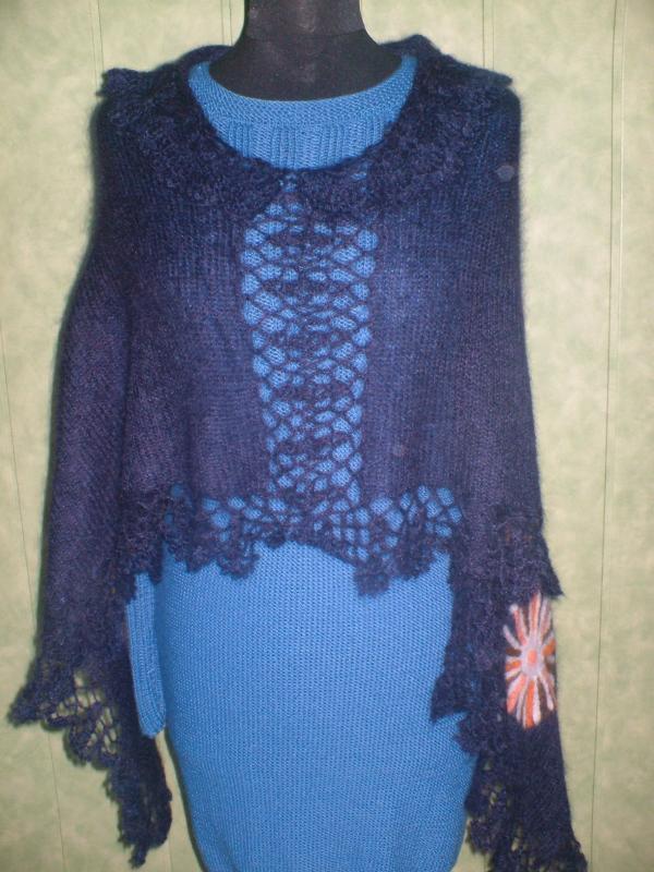 blue robe with wool picture no. 2