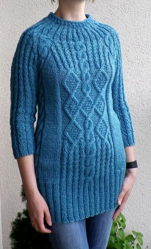 Sweater with braids picture no. 2