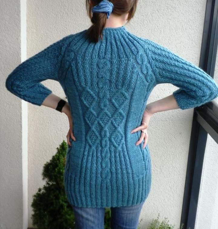 Sweater with braids picture no. 3