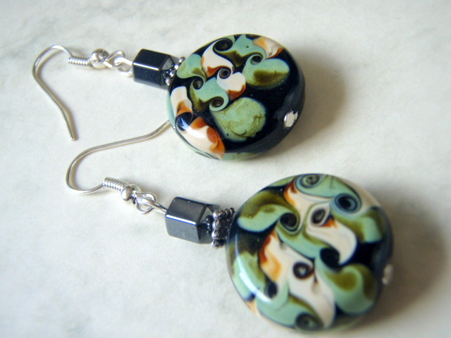 Earrings with ceramics