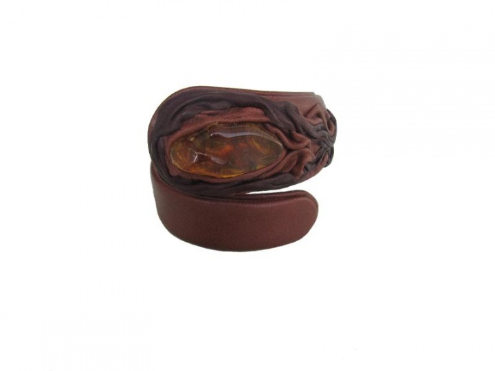 Bracelet with amber GR-036