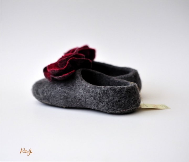 Gray with Rose picture no. 3