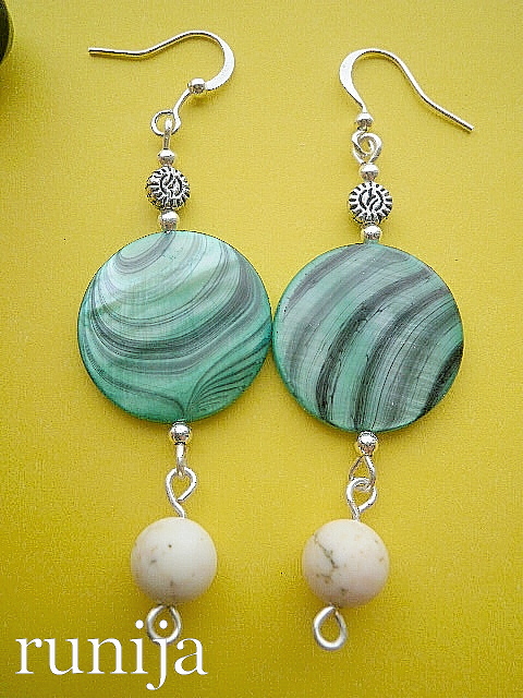 046th Pearl, howlite