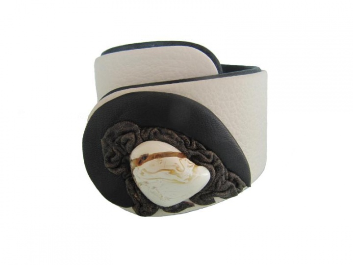Bracelet with amber GB - 043