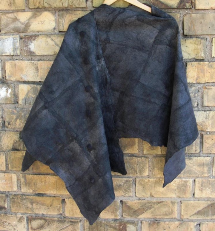 Light- weight, but warm cloak picture no. 2