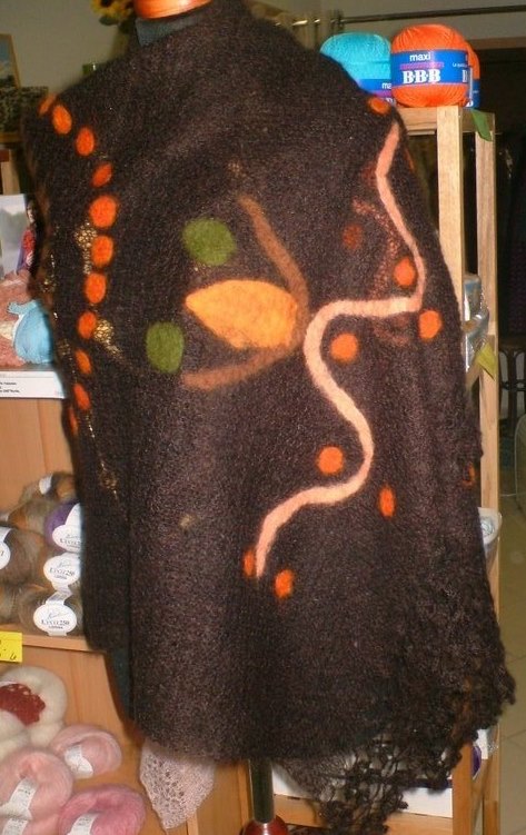 dark brown wool scarf with motives picture no. 3
