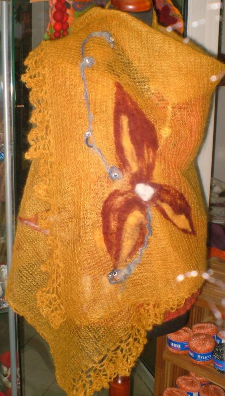 Bright wool scarf with motives picture no. 3
