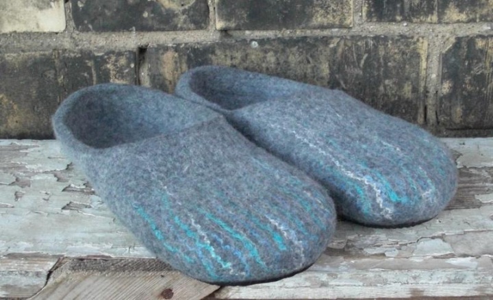 Slippers with solid soles picture no. 2