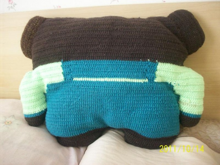 Crocheted cushion - teddy bear picture no. 2