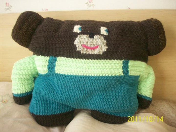 Crocheted cushion - teddy bear picture no. 3
