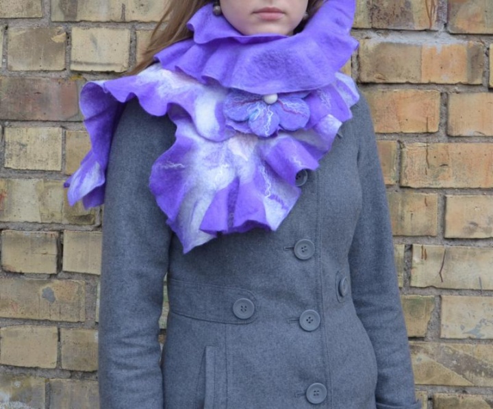 Silk scarf with accessory picture no. 2