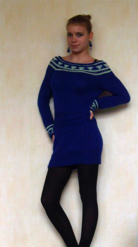 blue dress