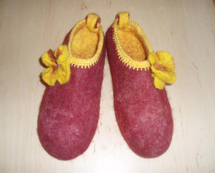 slippers picture no. 2