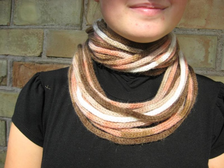 Scarf endlessly picture no. 2