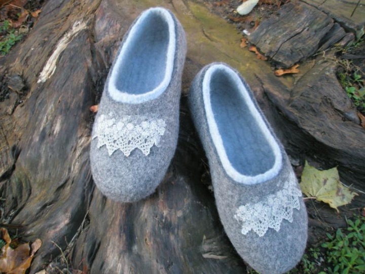 lace slippers