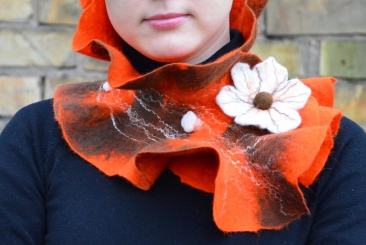 Orange-brown scarf picture no. 2