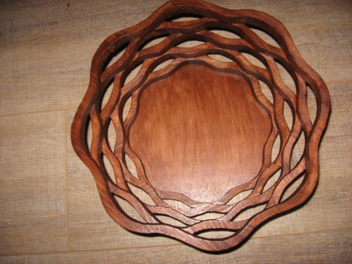 Handmade bowl of fruit (lacquered)