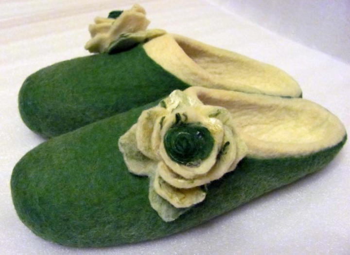 Green with Rose