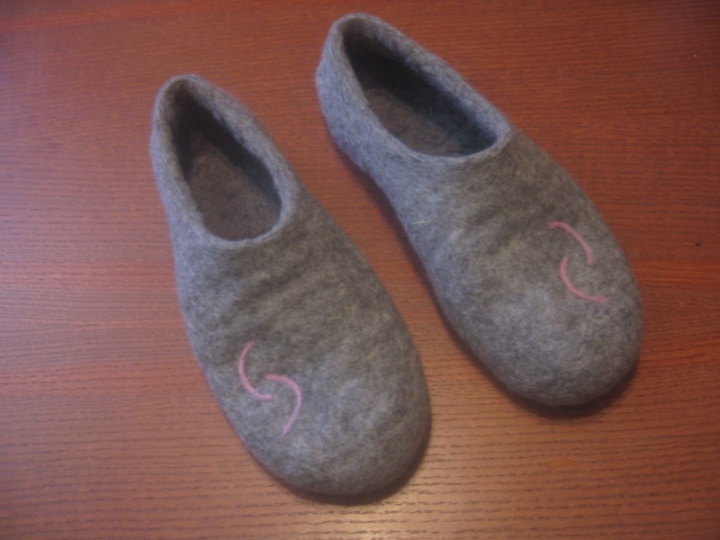 Felt slippers