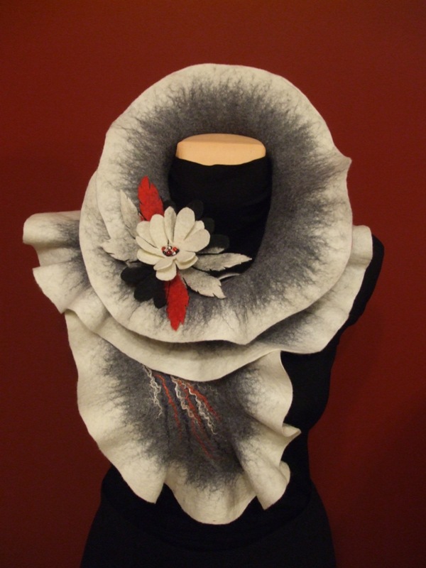 Gray-white scarf picture no. 2