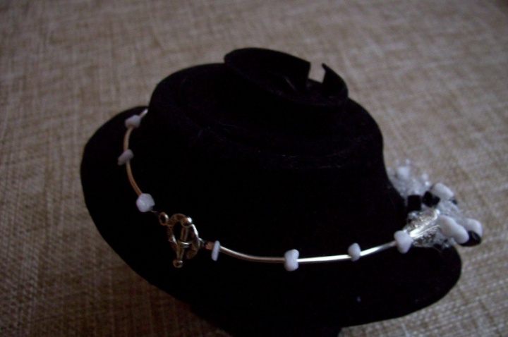 White and black agate stone picture no. 3