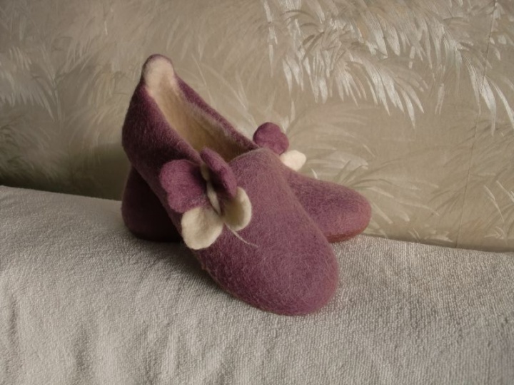 Girl slippers