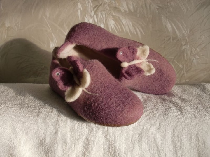 Girl slippers picture no. 2
