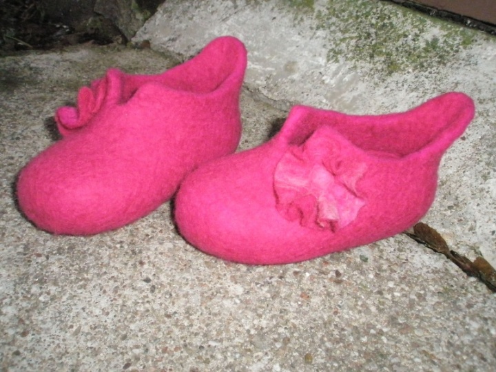 pink shoes