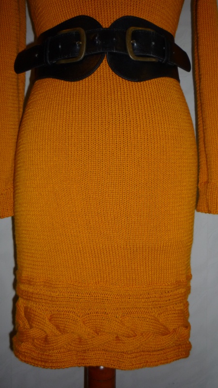 Bright, warm dress picture no. 2