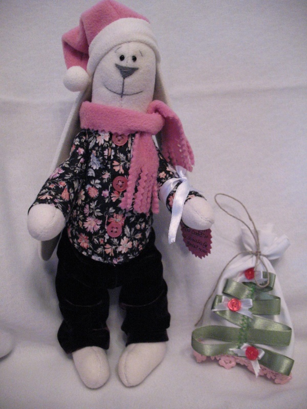 Rabbit with Christmas gifts picture no. 2