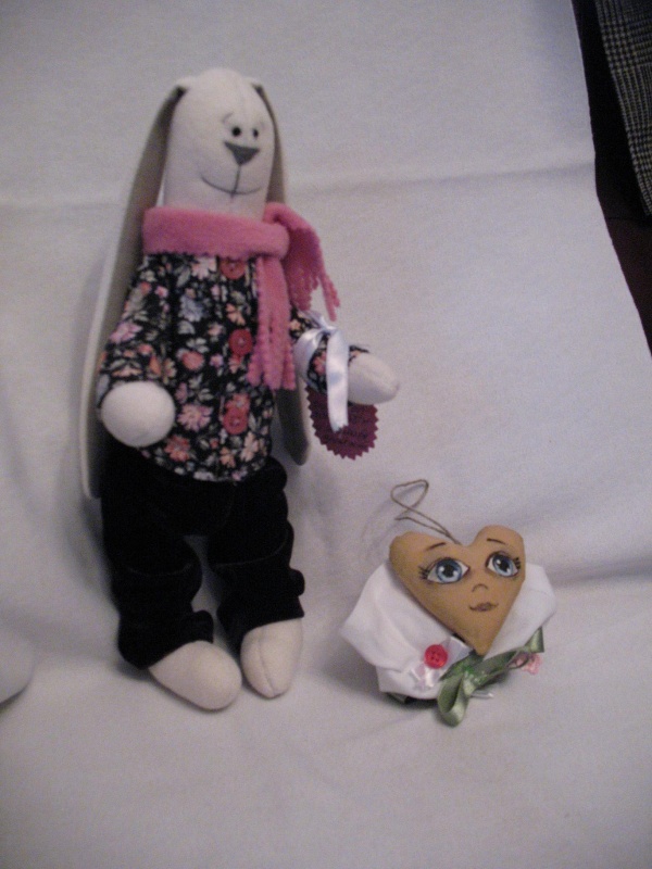 Rabbit with Christmas gifts picture no. 3